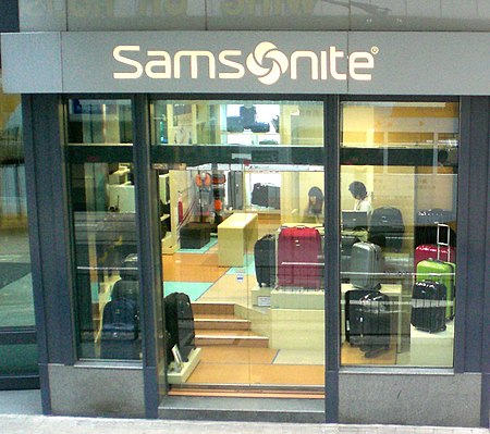 HK Central Des Voeux Road C Samsonite Shop Man Yee Building.jpg