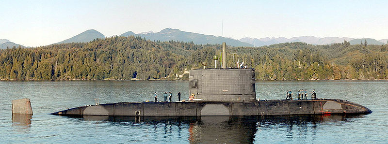 File:HMCS Victoria SSK-876 near Bangor.jpg