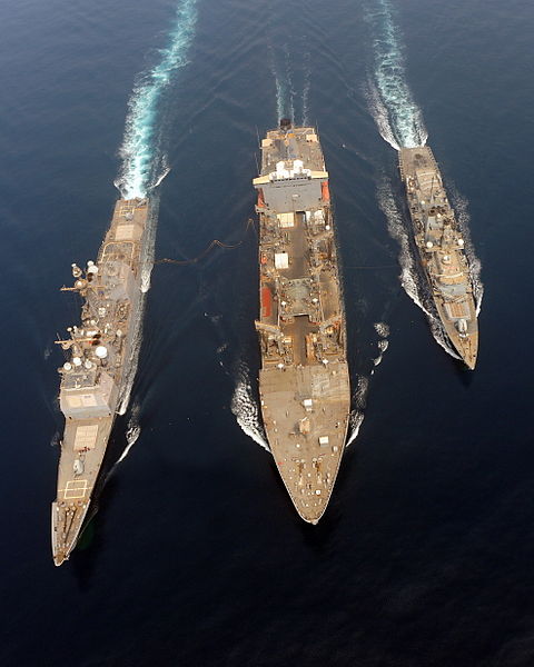 File:HMS St Albans and USS Philippine Sea Refuel from USNS Tippecanoe MOD 45153517.jpg