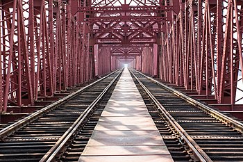 Hardinge Bridge. Photograph: Azim Khan Ronnie Licensing: CC-BY-SA-4.0