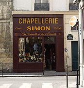 No 11 : boutique de chapeaux.