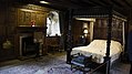 Hever Castle king Henry VIII bedchamber 8-05-2017 12-16-22.JPG