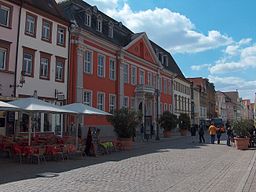 Historisches Gebaeude Fußgaengerzone Speyer 08 04 2012