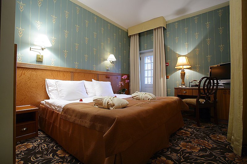 File:Hotel Ekesparre Residence standard room - panoramio - alku (2).jpg