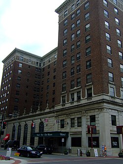 Hotel Fort Des Moines.jpg