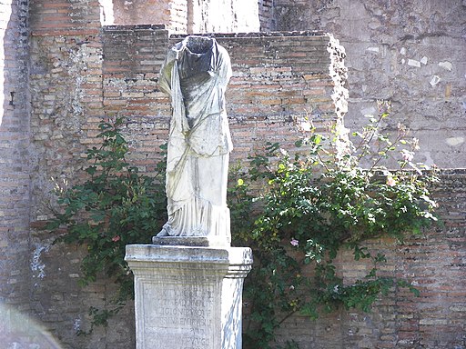 House of the Vestals statue 2