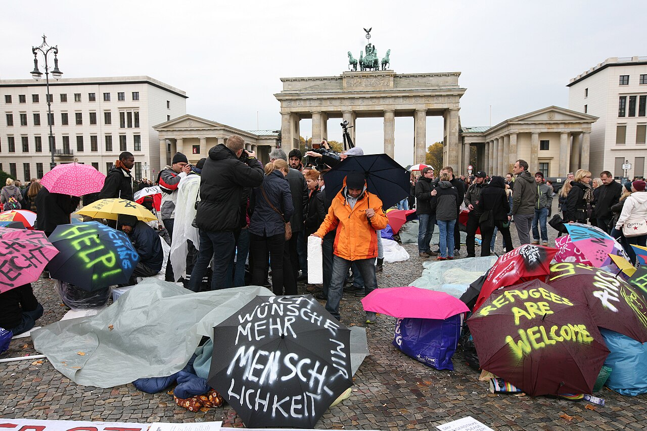 Hungerstreik der Flüchtlinge in Berlin 2013-10-15 (01).jpg