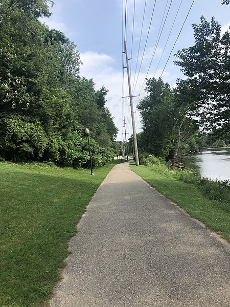 The Indiana-Michigan River Valley Trail, looking southbound, as it runs through Niles. The St. Joseph River can be seen on the right.