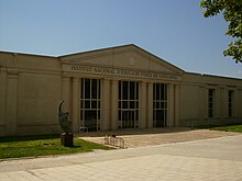 Entrance to the INEFC building.