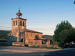 Iglesia con reloj en Quisicedo (Burgos).jpg