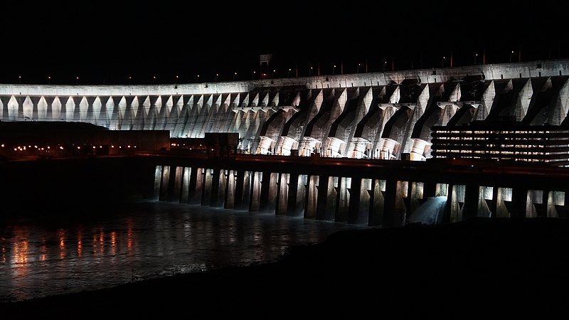 File:Iluminação da barragem de Itaipu (8152312286).jpg