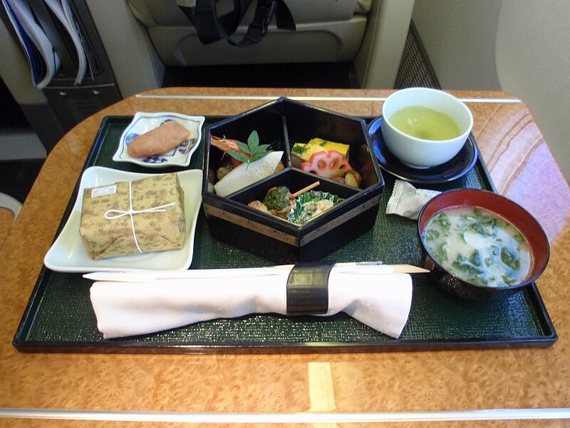 File:Inflight meal in JAL Domestic First Class.jpg