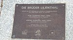 Infotafel des Lilienthal-Denkmals vor der Marienkirche