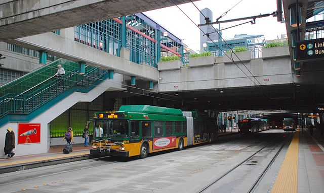 Platform level view of International District/Chinatown station in 2010