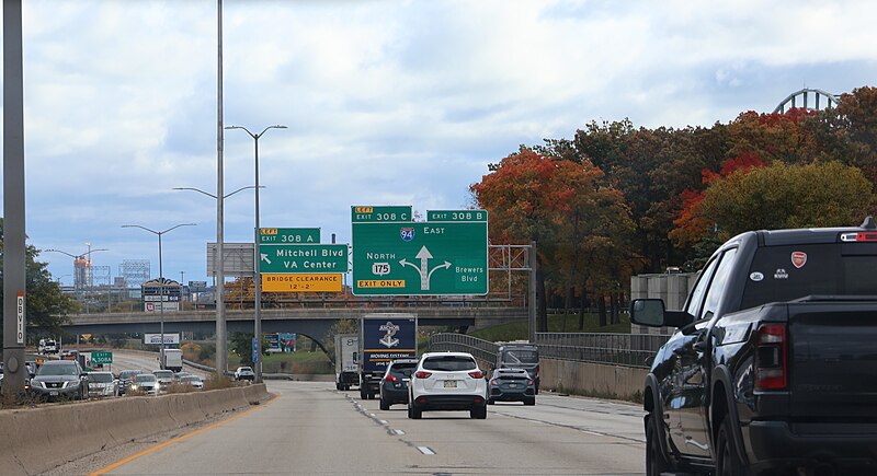 File:Interstate 94 East in Milwaukee County (October 2023) 12.jpg
