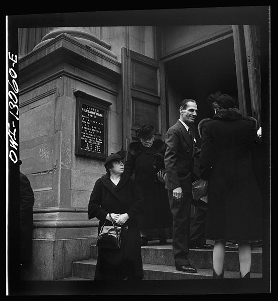 File:Italian-Americans leaving the church of Our Lady of Pompeii 8d23910v.jpg