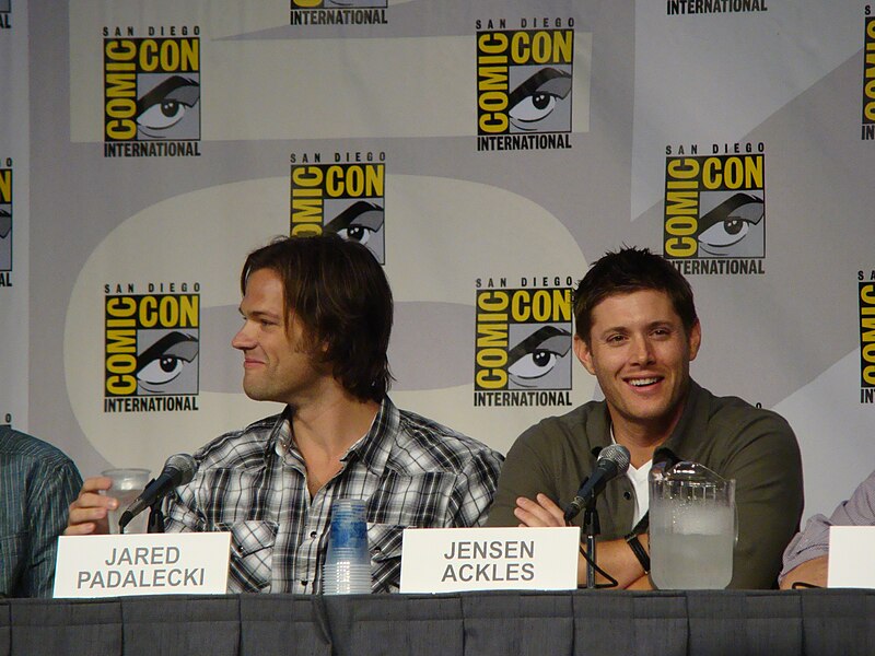 File:Jared Padalecki & Jensen Ackles (4852296778).jpg