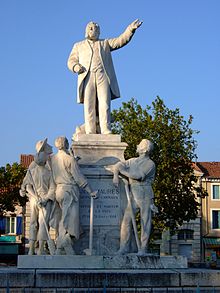 Statue de Jean Jaurès, né à Castres, député de Carmaux.