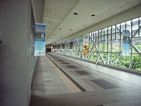 Fail:KLIA_skybridge_to_Pan_Pacific.jpg