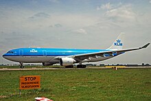KLM Airbus A330-200 PH-AOH (2301633451).jpg