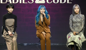 Ladies' Code lors d'un showcase le 10 octobre 2019 De gauche à droite : Zuny, Sojung et Ashley.