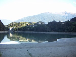 Der Stausee mit der Festung Franzensfeste