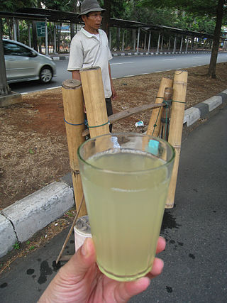 <span class="mw-page-title-main">Lahang</span> Indonesian traditional sweet and cold beverage