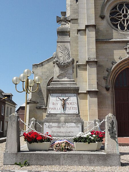 File:Lanquetot (Seine-Mar.) monument aux morts.jpg