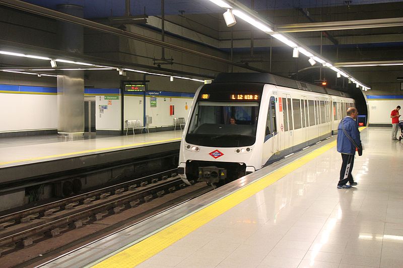 File:Leganés tren 8000.jpg