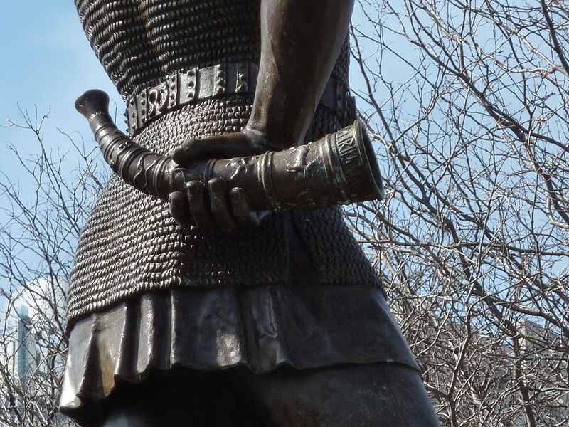 File:Leif Ericson statue in Milwaukee, rear view detail.JPG