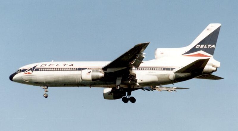 File:Lockheed 1011-500 Tristar Manchester 1994.jpg