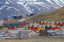 Longyearbyen colourful homes.jpg