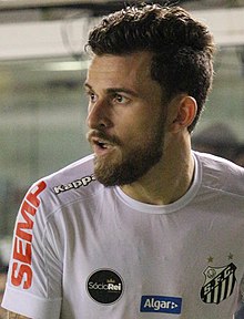 Lucas Lima, meia do Santos (34929155980) (ritagliato).jpg