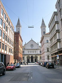 Schellingstraße mit Ludwigskirche