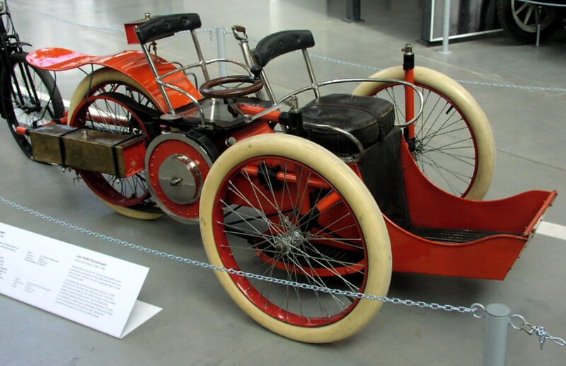 File:MHV Léon Bollée Tricycle 1896 02.jpg