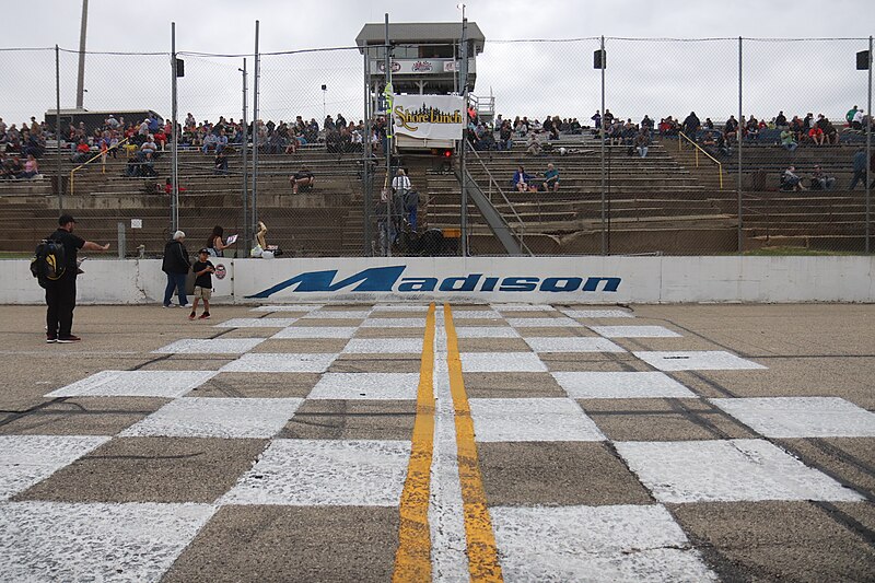 File:MadisonInternationalSpeedwayStartFinishLine2019ShoreLunch200.jpg