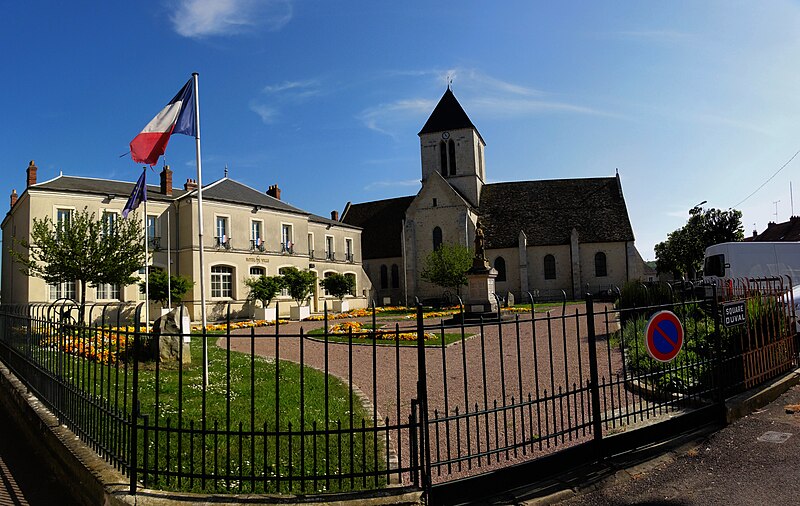 File:Mairie Etrechy.jpg