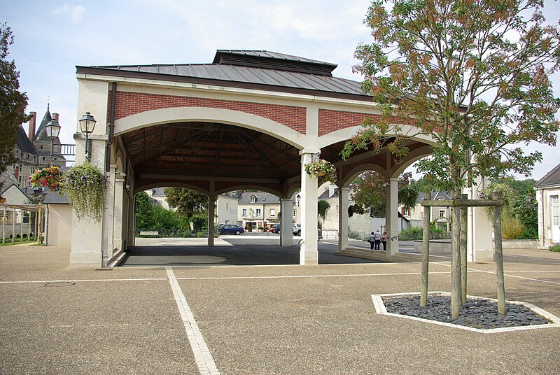 File:Market hall Langeais.jpg