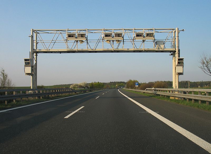 800px-Mautbrücke01_2009-04-13.jpg