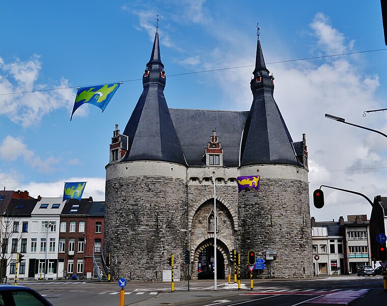 File:Mechelen Brusselpoort 2.jpg