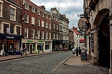 The middle section of Micklegate Micklegate, York - panoramio.jpg