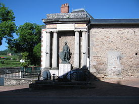 Monument Alligny-en-Morvan 01.JPG