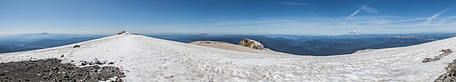 Panoramic view from the relatively flat summit area of Mount Adams, with the center of the image looking due west towards Mount St. Helens. Nine Casca
