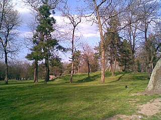 Тврђава и парк унутар зидина