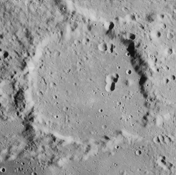 File:Oenopides crater 4183 h3.jpg