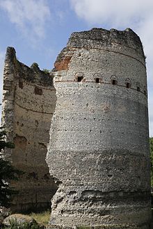 La tour de Vésone et sa brèche, côté nord-est.