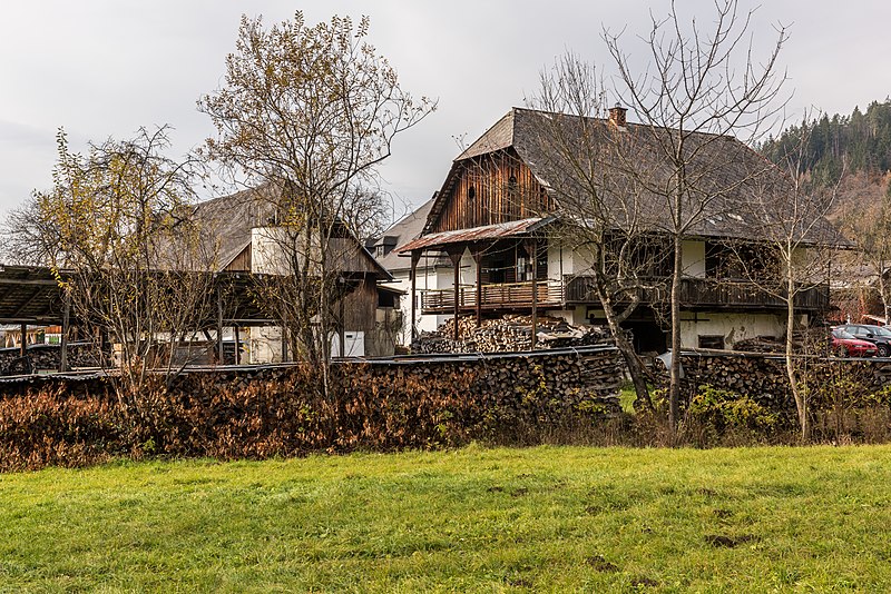 File:Pörtschach Winklern Am Kåte Brockweg vulgo Ostermann 12112017 1976.jpg