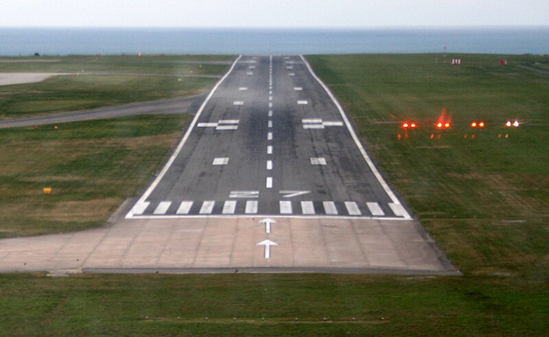 File:PAPI Jersey Airport.JPG