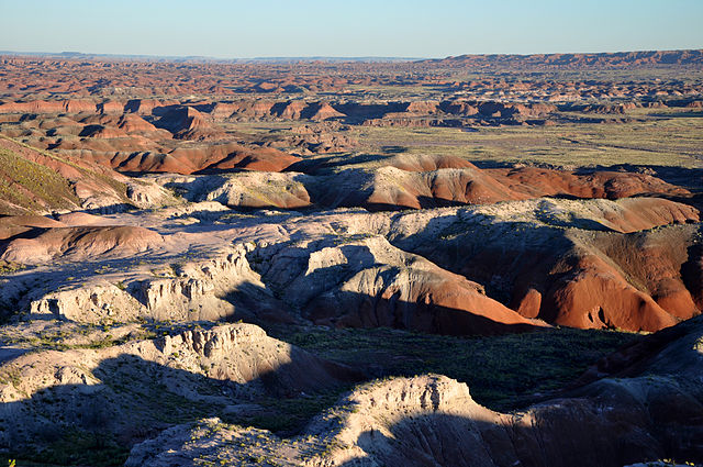 File:Painted_Desert_badlands_Tawa_Point.jpg