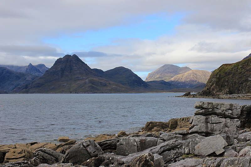 File:Panorama in the Village of Elgol 3.JPG